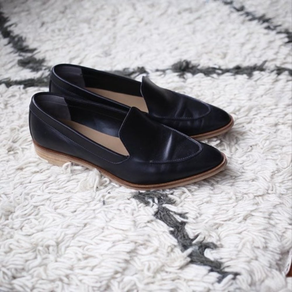 The Modern Loafer in black